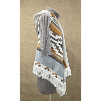 Poncho  ekwadorskie - kamizelka ze 100% wełny owczej w odcieniu szaro brązowym .